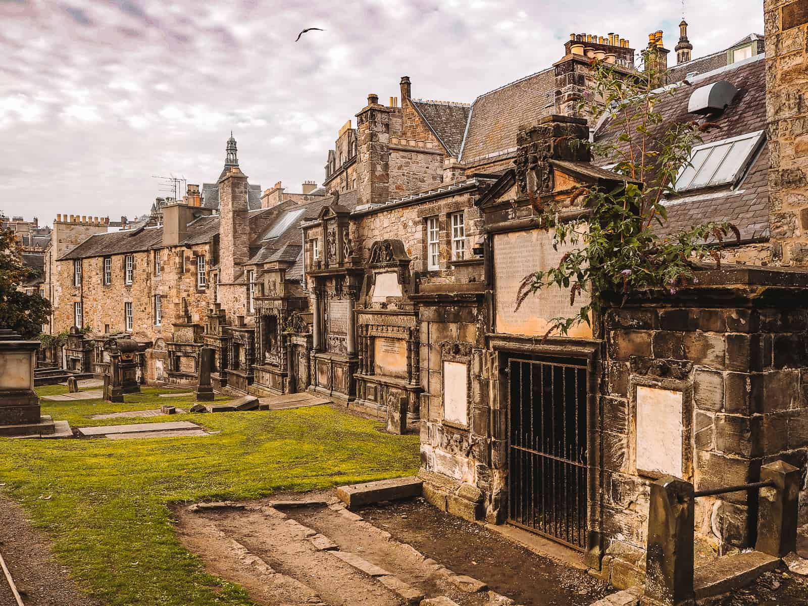 Greyfriars Kirkyard In Edinburgh Guide - Bobby, Harry Potter & The Most Haunted Graveyard In The World!
