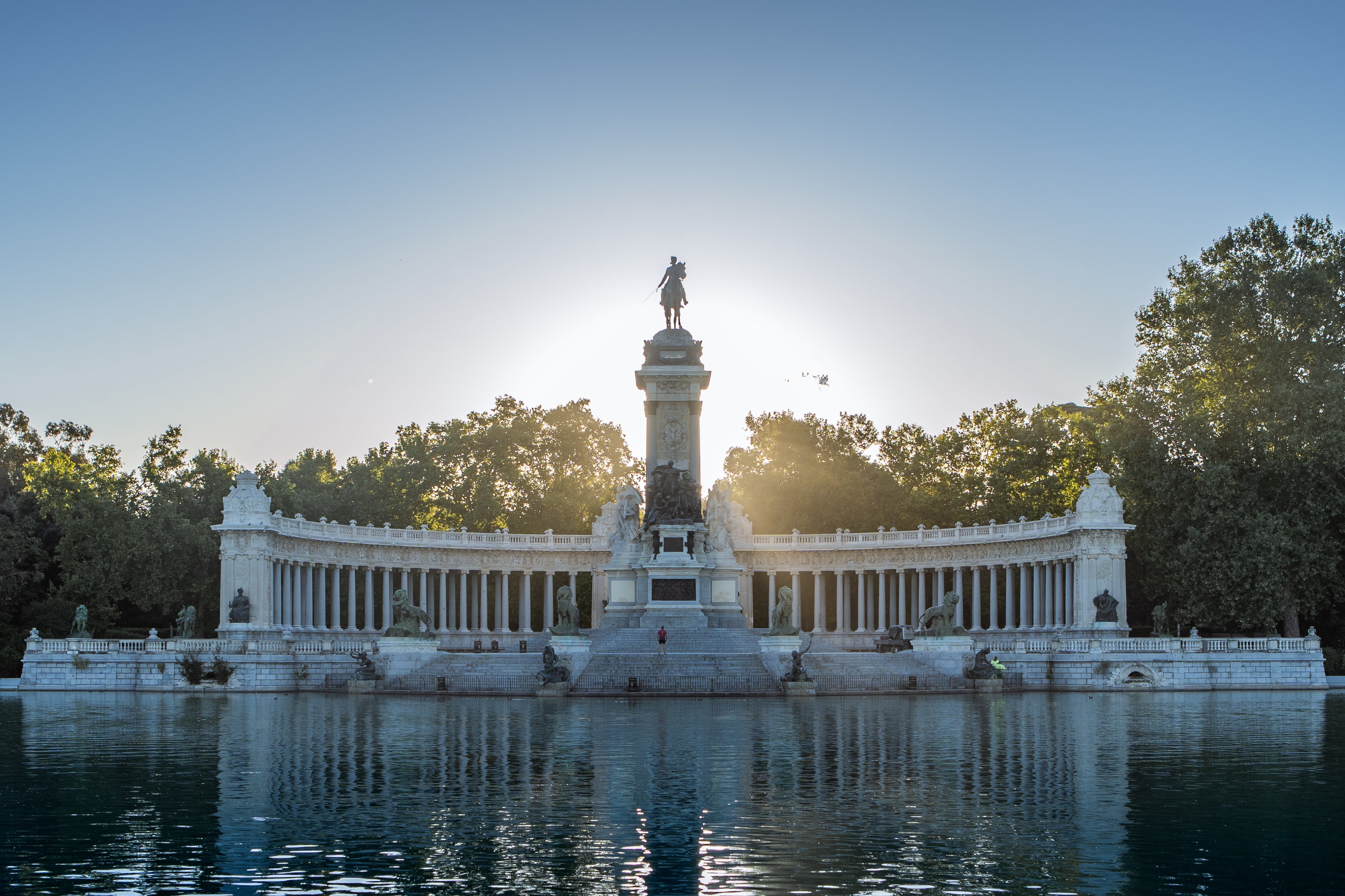 Paisaje de la luz: Paseo del Prado y El Retiro – Walkaround