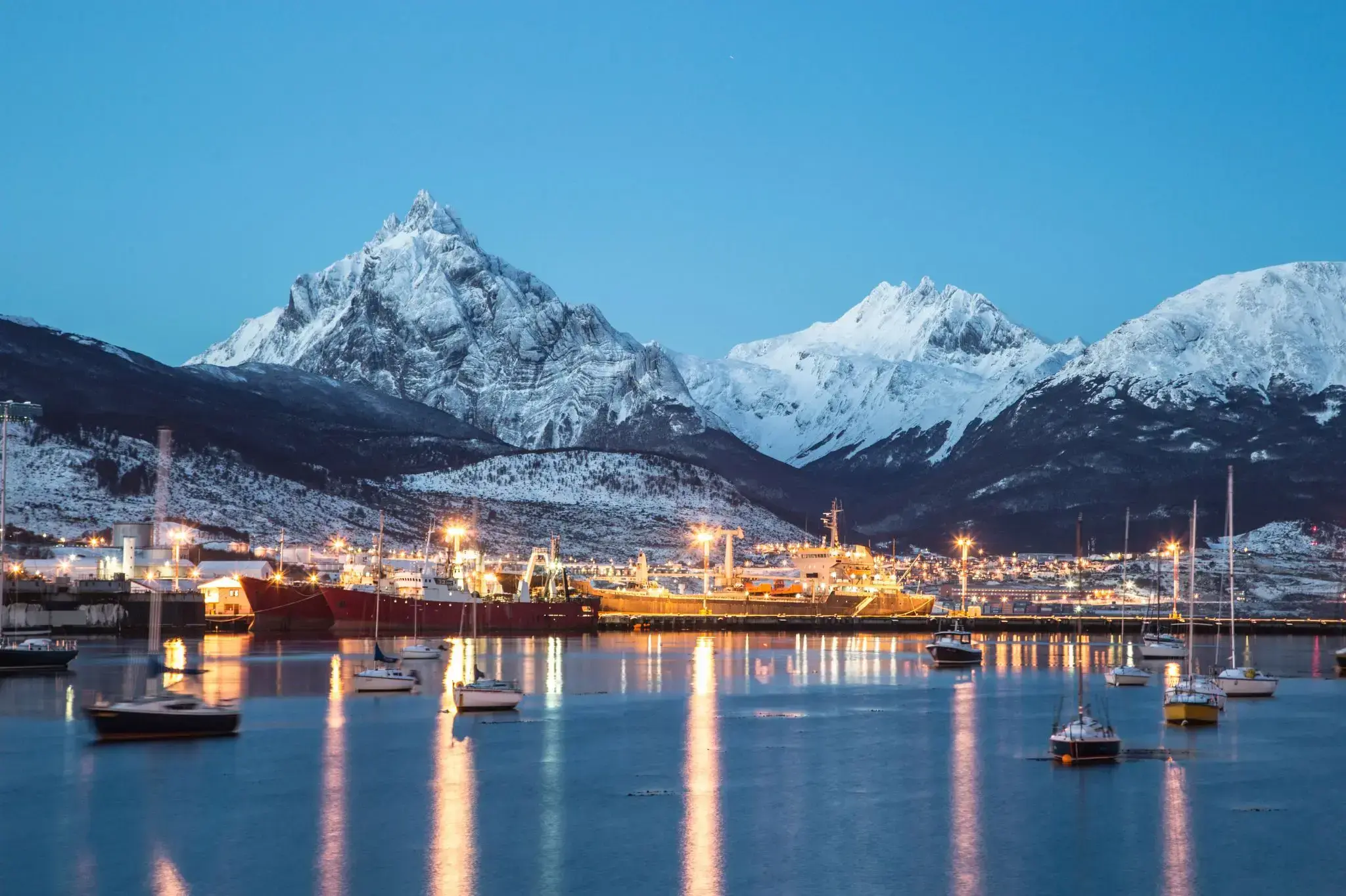 Sea cruise 51 nights Buenos Aires, Montevideo, Puerto Madryn, Ushuaia,  Ushuaia, Punta Arenas, Puerto Montt, Valparaiso, V Thu 26 Jan 2023 - Sat 18  Mar 2023 from MSC Cruises on the cruise ship MSC Magnifica buy